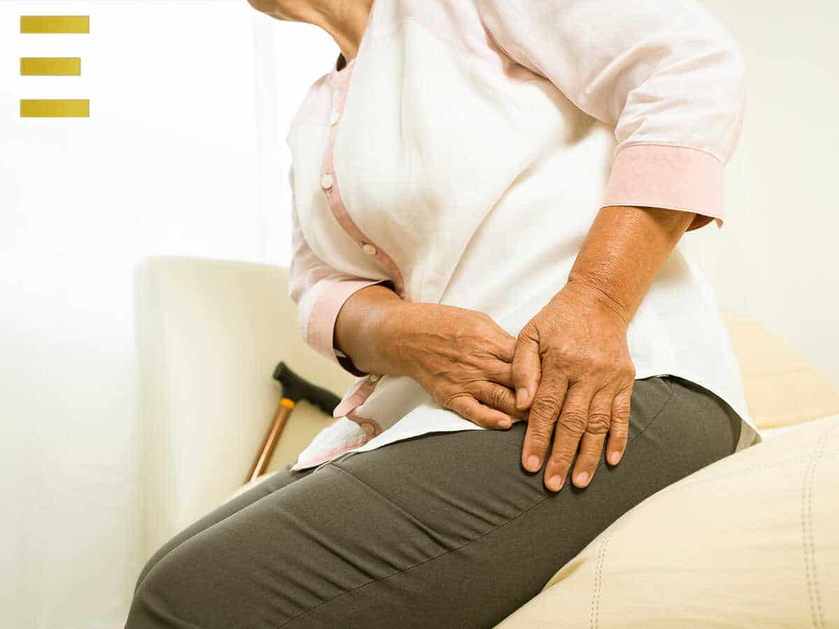 Woman with severe hip pain in League City, TX